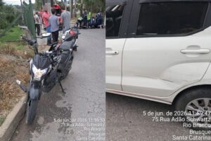 Gestante e motociclista ficam feridos após colisão em rua de Brusque