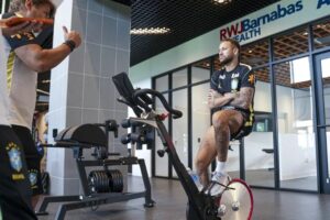 Neymar faz novo exame e segue sem treinar na seleção brasileira