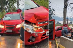 Acidente destrói frente de veículo e deixa mulher ferida no bairro Rio Branco
