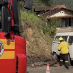 Homem fica ferido após ser atropelado pela própria Kombi em Brusque