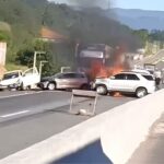 Grave acidente deixa um morto, bloqueia a BR-470 e causa incêndio, em Indaial (SC)