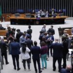 Câmara aprova anistia a multas por bloqueios nas estradas pós-eleições de 2022