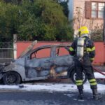 Veículo é destruído por incêndio em Blumenau