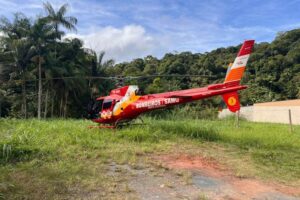 Idosa que teve mãos amputadas após atropelamento morre, em Blumenau