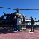 Criança de 5 anos é transferida de helicóptero após atropelamento em frente a escola em SC
