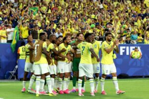 Vini Jr brilha com dois gols e Brasil confirma liderança do Grupo C