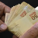 Governo do Estado anuncia antecipação de metade do 13º salário dos servidores públicos