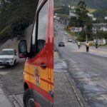 Caminhonete colide contramuro após motorista perder controle em Brusque