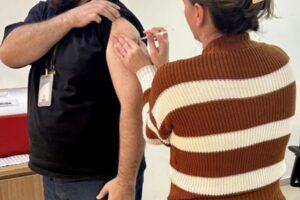 Vacinação no fórum amplia imunização e reforça cuidados com a saúde em Guabiruba