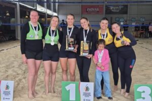 JACOB define campeões no vôlei de praia e beach tennis