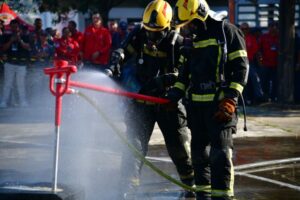 Norma que regulamenta a Recarga de Veículos Elétricos passa a valer; Bombeiros lançam tutorial