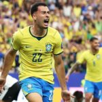 Brasil vira nos acréscimos, vence o Japão e garante vaga nas oitavas da Copa do Mundo