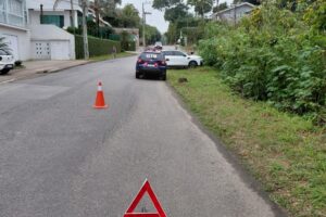Saída de estacionamento termina em colisão com motocicleta no Souza Cruz