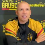 Empate diante do Barra foi a melhor atuação do Brusque na Série C, avalia Higo Magalhães