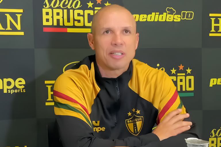 Empate diante do Barra foi a melhor atuação do Brusque na Série C, avalia Higo Magalhães