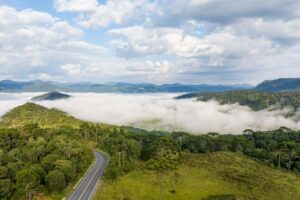 Massa de ar frio derruba temperaturas em SC e mantém tempo firme até quinta-feira