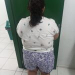 Mulher é presa após fingir ser menina de 12 anos e viver mais de um ano com família em SC