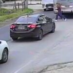 VÍDEO: Estudantes de 12 anos são atropeladas ao atravessar rodovia em SC
