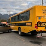 Colisão entre ônibus escolar e carro deixa garoto ferido em Garuva (SC)