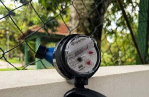 Samae orienta moradores sobre instalação e manutenção de hidrômetros