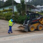 Brusque passa por operação de roçada e zeladoria urbana em mais de 30 localidades