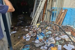 Incêndio em empresa de esquadrias de alumínio mobiliza bombeiros no bairro Souza Cruz