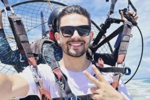 Piloto de 27 anos morre após “banho de óleo” em comemoração no Paraná