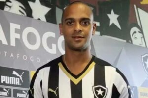 Ex-jogador de Figueirense e Botafogo morre após desabamento de muro no Rio