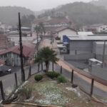Temporal com granizo e vendaval provoca 11 ocorrências em Brusque, aponta Defesa Civil