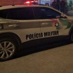 Mulher é feita refém após invasão e roubo em residência de Blumenau