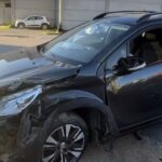 Dois idosos ficam feridos após carro atingir muros em Brusque