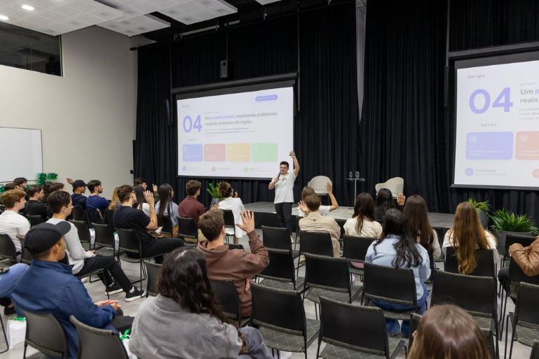 Sicredi lança Comitê Jovem em parceria como Instituto Manager e Google Education