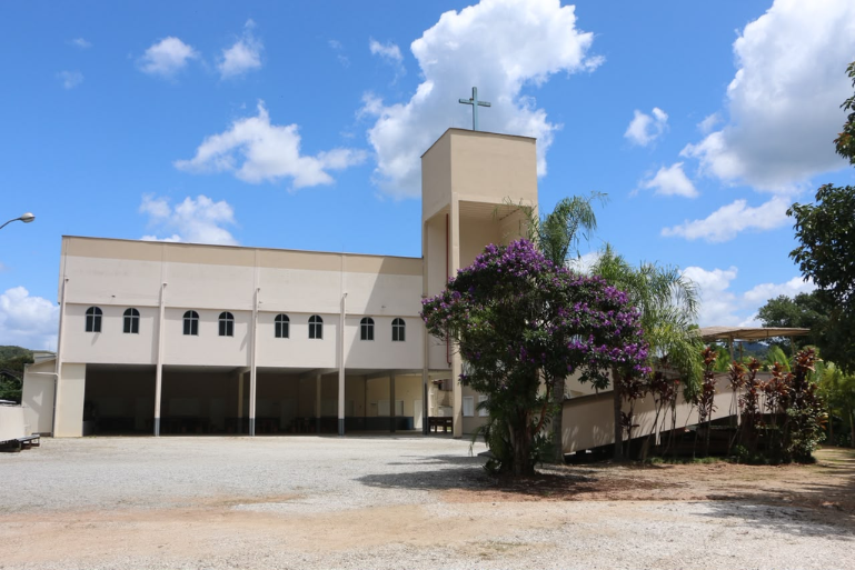 Comunidade Santa Paulina, na Travessa Lagoa Dourada, realiza festa da padroeira