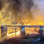 Chamas destroem completamente casa de madeira no interior de SC