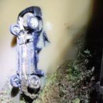Motorista morre após carro capotar e cair em rio no Alto Vale de SC