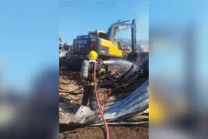 VÍDEO: Incêndio em indústria têxtil de Itajaí entra na fase final de combate