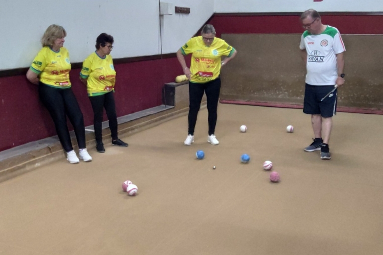 JACOB tem noite decisiva na bocha, vitória no handebol e segue com confrontos eliminatórios