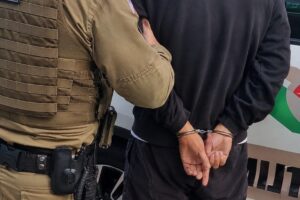 Furto frustrado: Homem tenta furtar bicicleta, é imobilizado por populares e acaba preso