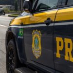 Colisão frontal entre quatro veículos deixa dois motoristas gravemente feridos na BR-470