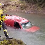 Mulher morre após carro cair em rio na SC-283, no Oeste de Santa Catarina