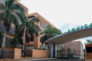 Anvisa proíbe comercialização de alimentos após identificar irregularidades