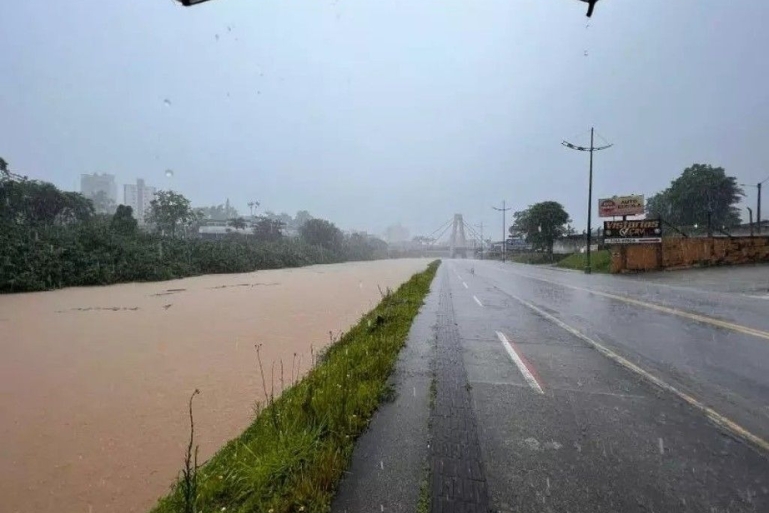 Defesa Civil atualiza previsão e alerta para possibilidade de alagamentos