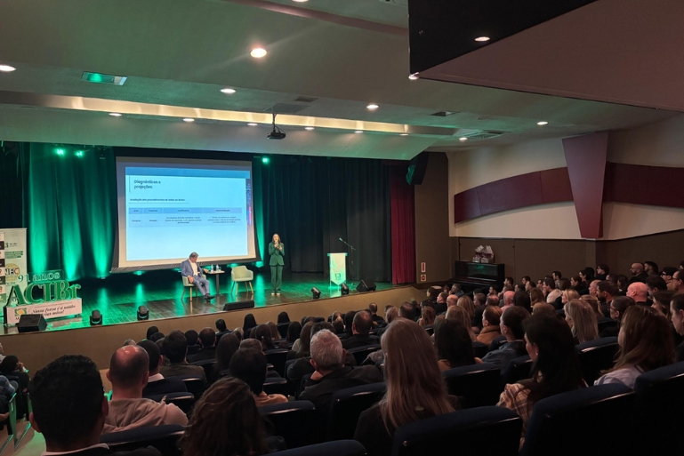 Palestra sobre reforma tributária reúne mais de 250 profissionais em Brusque