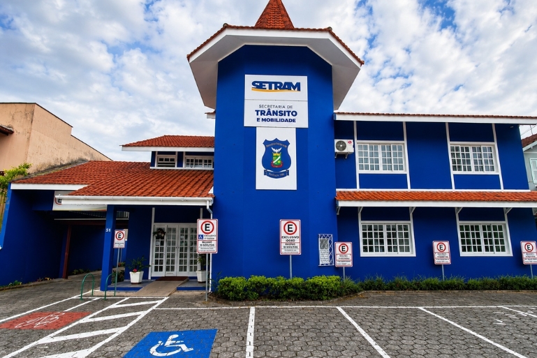 Setram abre 15 vagas para agentes e recebe novos concursados