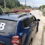 GTB orienta casal flagrado sem capacete em veículo autopropelido durante patrulhamento