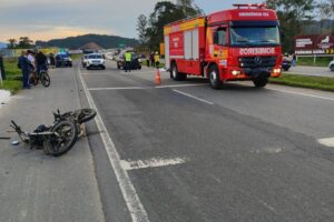 Motociclista morre após colisisão com carro na BR-470, em Gaspar