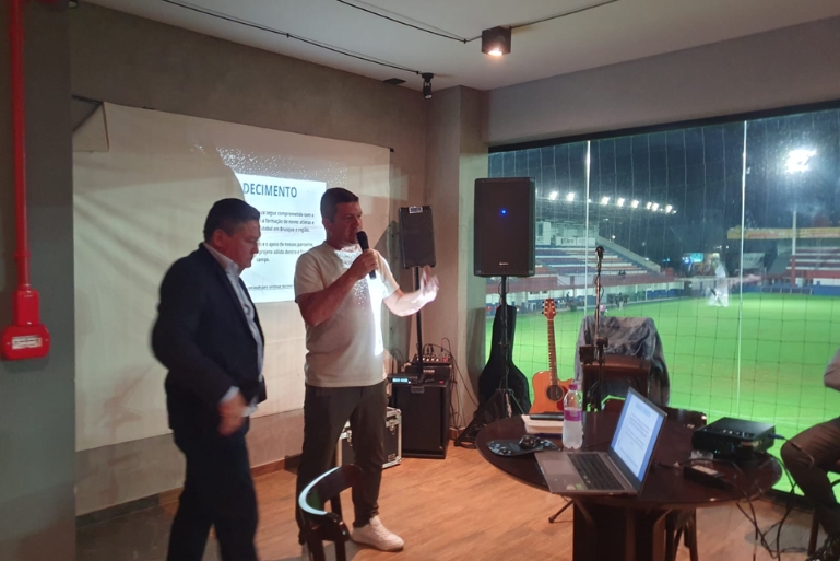 Carlos Renaux reúne parceiros e apresenta planejamento para buscar o acesso em 2027