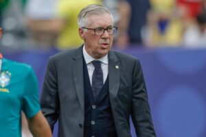 Ancelotti lamenta eliminação e já projeta novo ciclo: “Não é o fim”