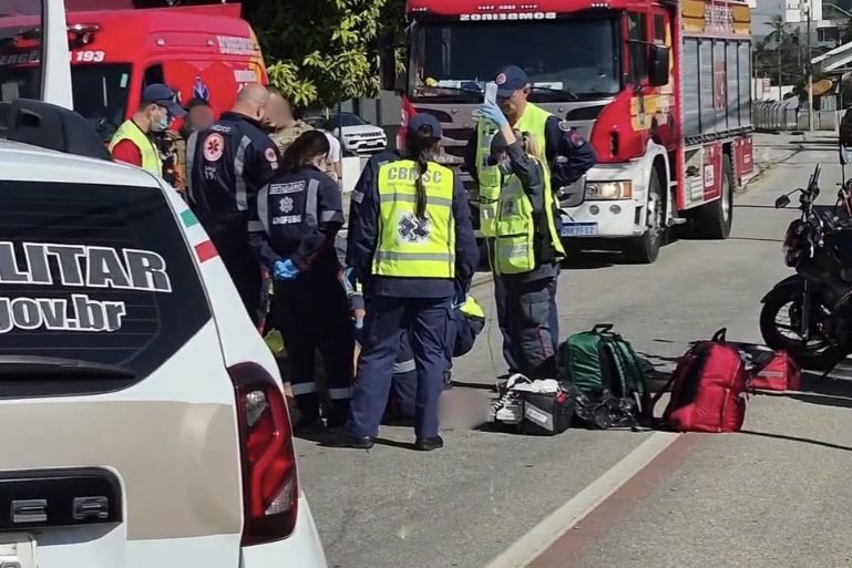 Motociclista morre após colidir contra poste em Brusque