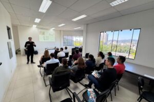 Servidores do Samae participam de palestra sobre educação financeira